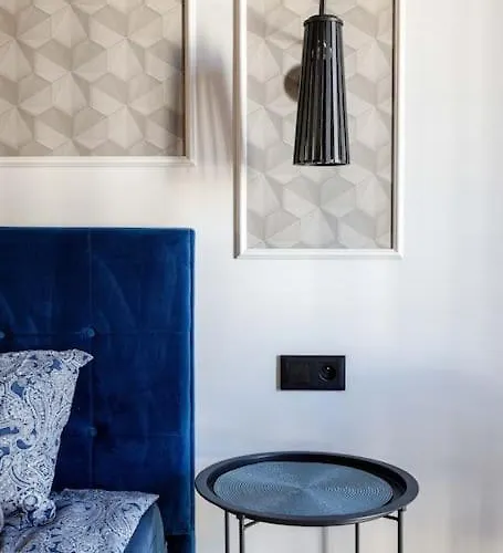 Close-central - Center - One Bedroom - Jp19 *